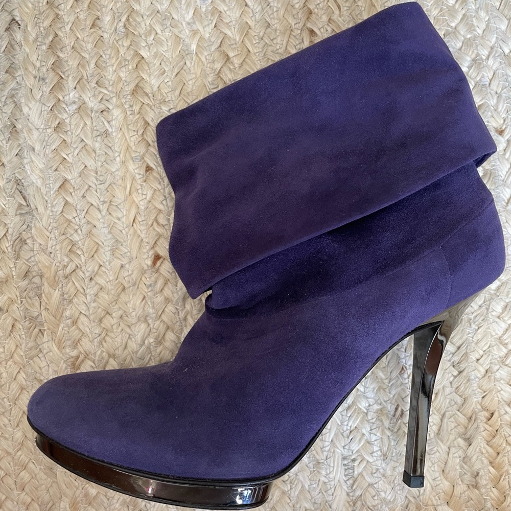 Gucci suede boots